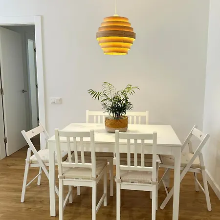 Barcelona A 20 Minutos En Piso Reformado Y Soleado Apartment *